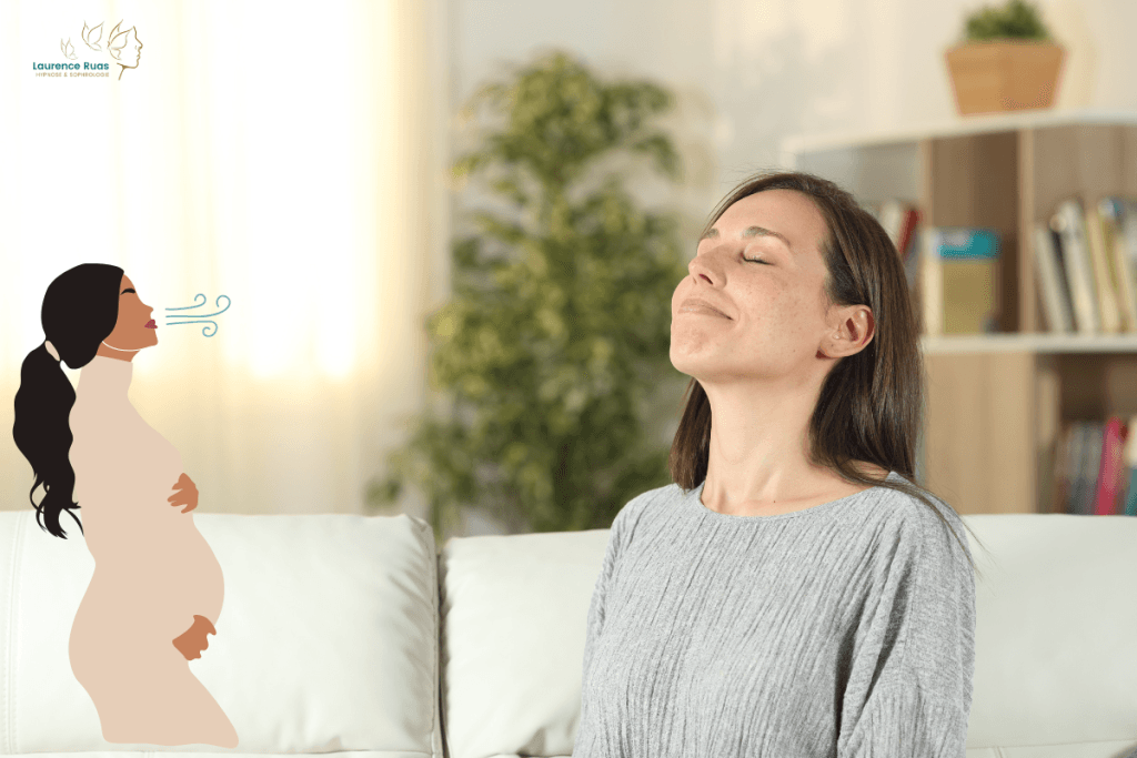  femme enceinte en train de respirer pour une séance de sophrologie