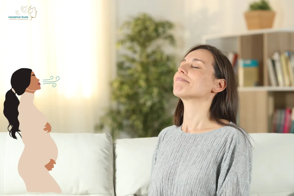  femme enceinte en train de respirer pour une séance de sophrologie